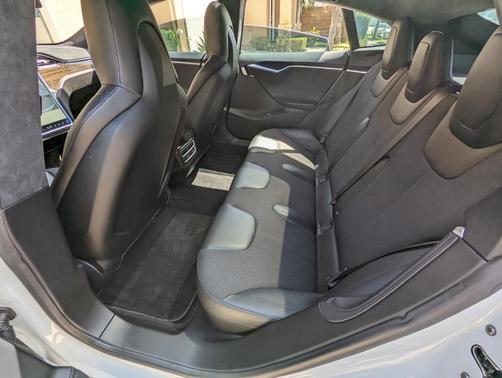 Photo 4 of 18 of 2016 Tesla Model S 70D
