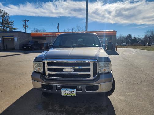 2005 Ford F-250 Lariat Crew Cab Super Duty