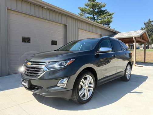 Gray 2020 Chevrolet Equinox Premier w/2LZ