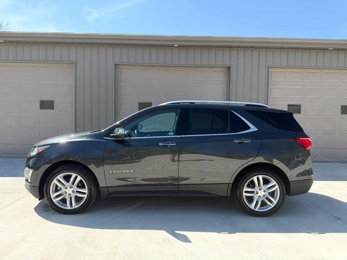 Gray 2020 Chevrolet Equinox Premier w/2LZ