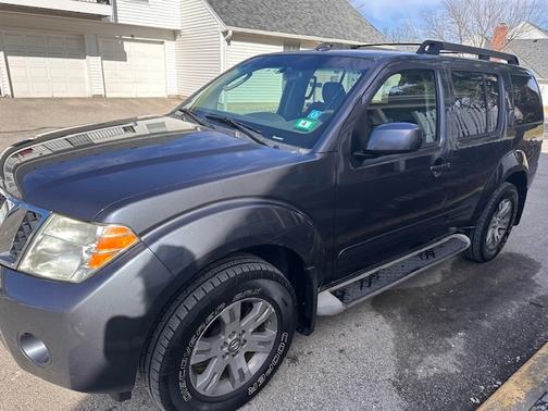 2010 Nissan Pathfinder SE
