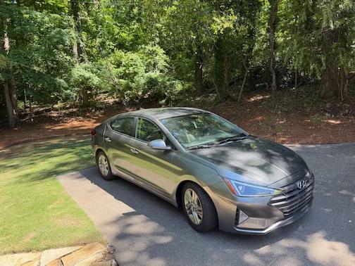Silver 2019 Hyundai ELANTRA SEL