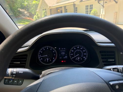Silver 2019 Hyundai ELANTRA SEL