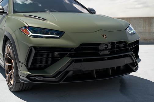 2023 Lamborghini Urus Performante