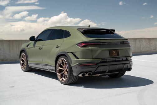 2023 Lamborghini Urus Performante