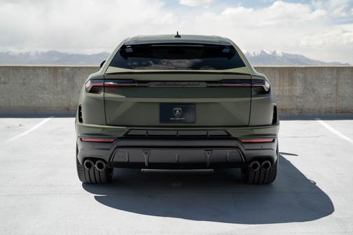2023 Lamborghini Urus Performante