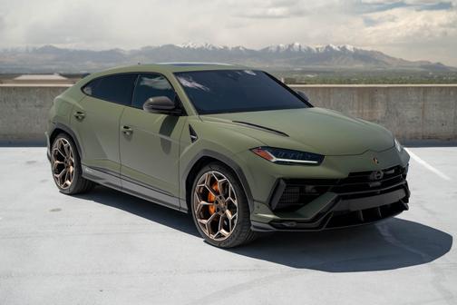 2023 Lamborghini Urus Performante