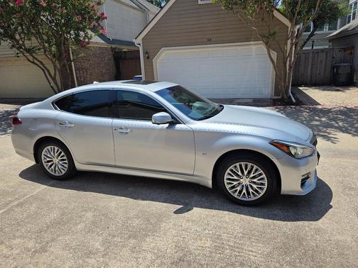 Silver 2019 INFINITI Q70 3.7X LUXE