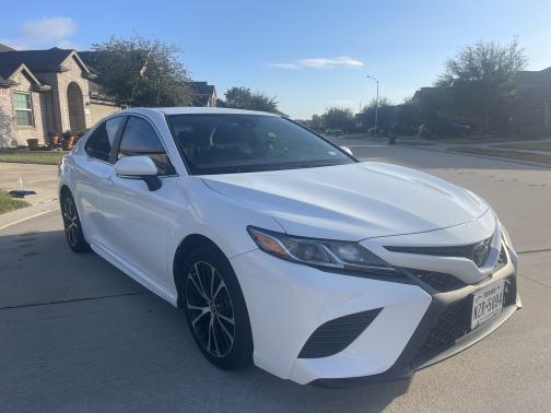 2020 Toyota Camry SE