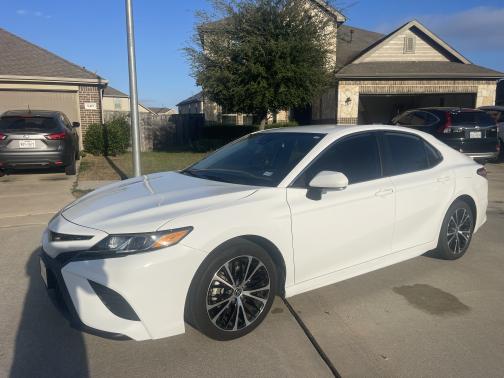 2020 Toyota Camry SE