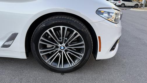 2019 BMW 530 i