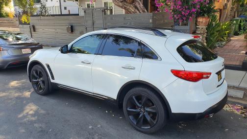2016 INFINITI QX70 Base
