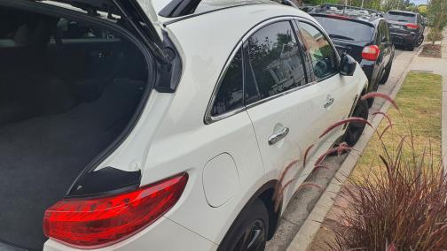 2016 INFINITI QX70 Base