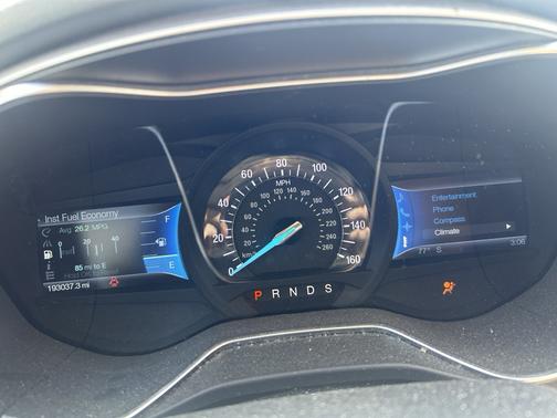 White 2013 Ford Fusion SE