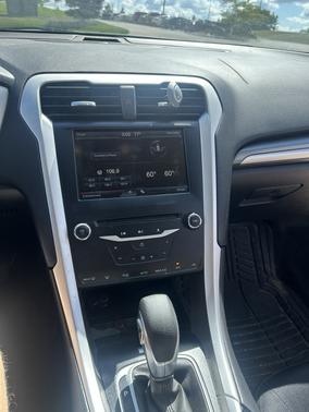 White 2013 Ford Fusion SE