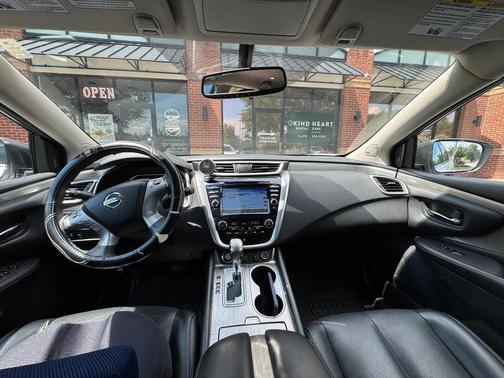 White 2017 Nissan Murano SL