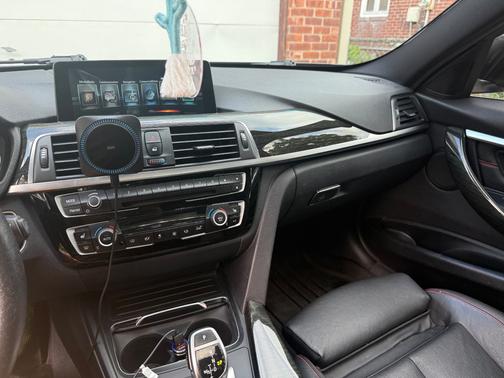 2017 BMW 330 i xDrive