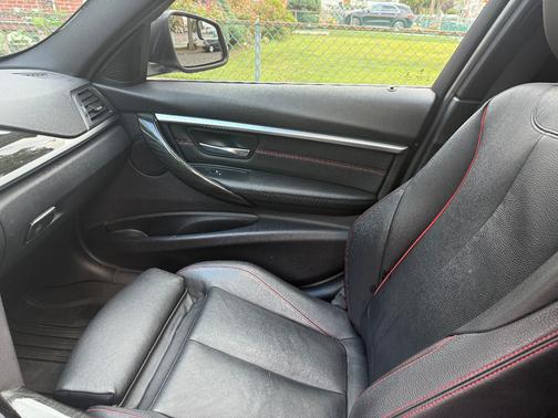 2017 BMW 330 i xDrive