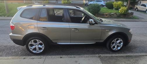 Gold 2010 BMW X3 xDrive30i
