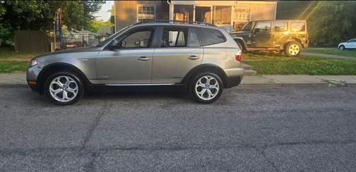 Gold 2010 BMW X3 xDrive30i