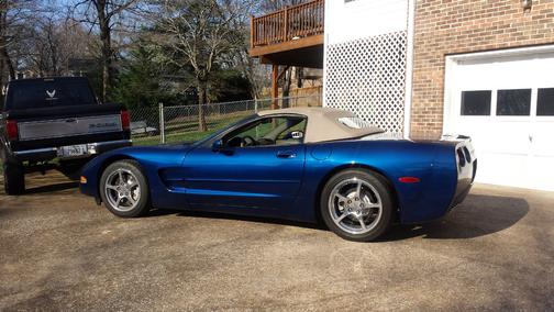 2004 Chevrolet Corvette Base