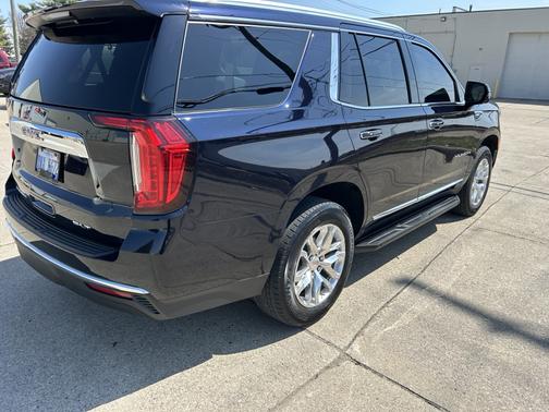 2023 GMC Yukon SLT