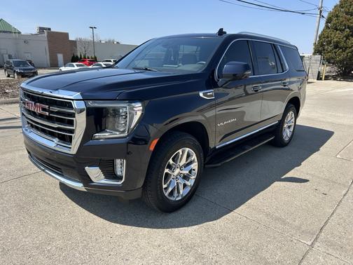 2023 GMC Yukon SLT