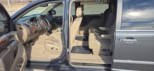 2011 Chrysler Town & Country Touring