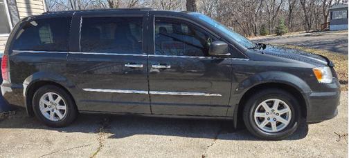 2011 Chrysler Town & Country Touring