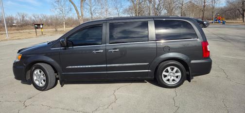 2011 Chrysler Town & Country Touring