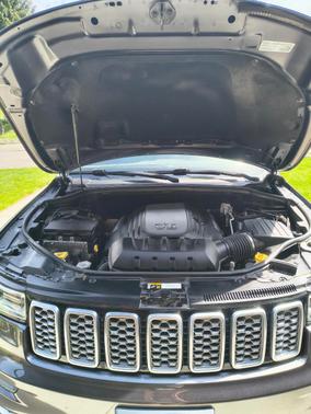 Gray 2018 Jeep Grand Cherokee Summit
