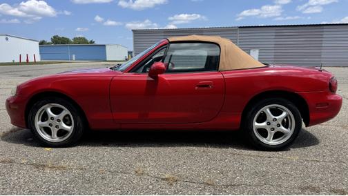2002 Mazda MX-5 Miata Base