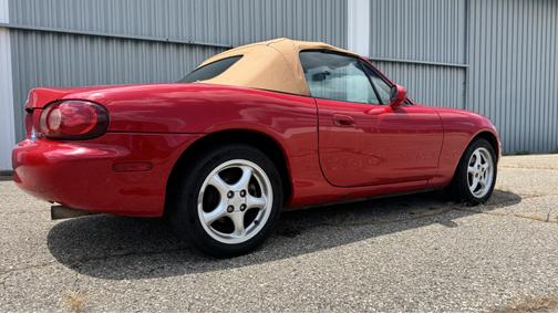 2002 Mazda MX-5 Miata Base