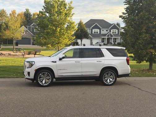 White 2021 GMC Yukon Denali