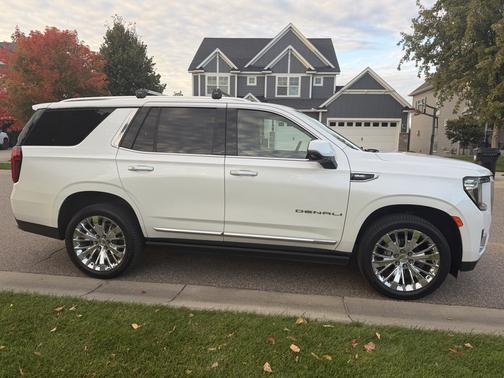 White 2021 GMC Yukon Denali