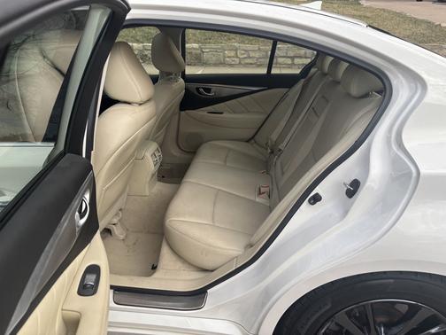 2015 INFINITI Q50 Hybrid Premium