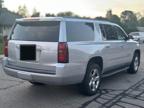 Silver 2017 Chevrolet Suburban LT