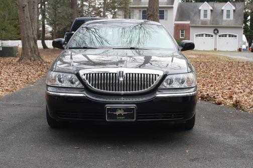 2007 Lincoln Town Car Signature Limited