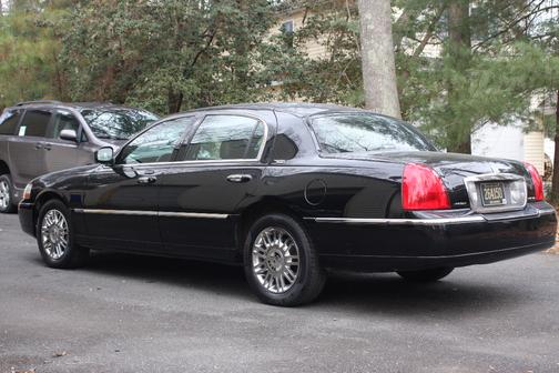 2007 Lincoln Town Car Signature Limited