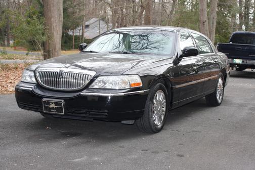 2007 Lincoln Town Car Signature Limited