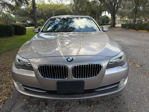 2011 BMW 528 i
