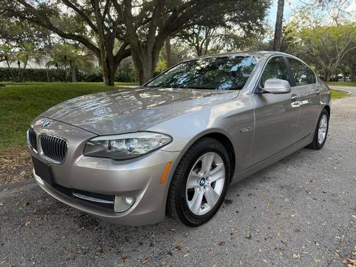 2011 BMW 528 i