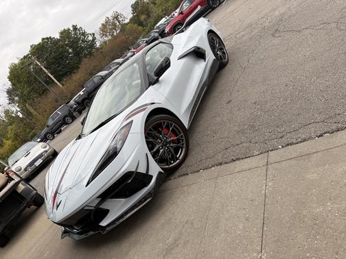 White 2023 Chevrolet Corvette Stingray w/2LT
