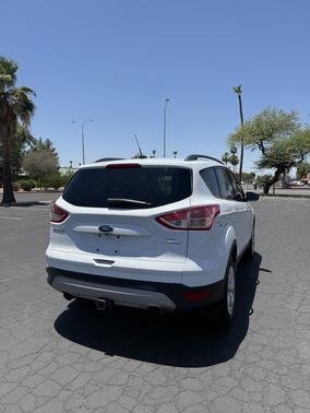 White 2016 Ford Escape SE