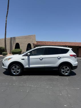 White 2016 Ford Escape SE