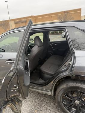 2022 Toyota RAV4 Hybrid SE