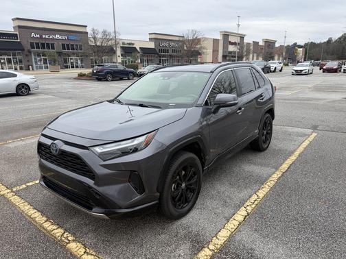 2022 Toyota RAV4 Hybrid SE