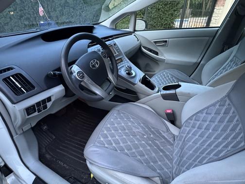 White 2013 Toyota Prius Three