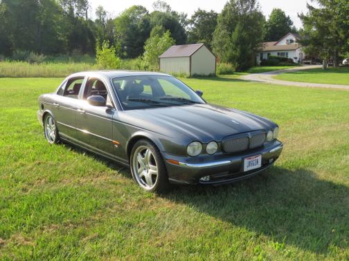 2004 Jaguar XJR Base