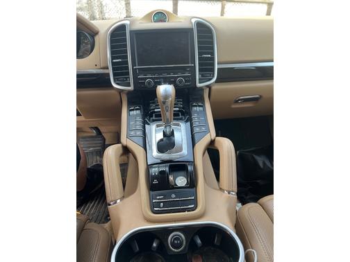 2014 Porsche Cayenne Cayenne Platinum Edition